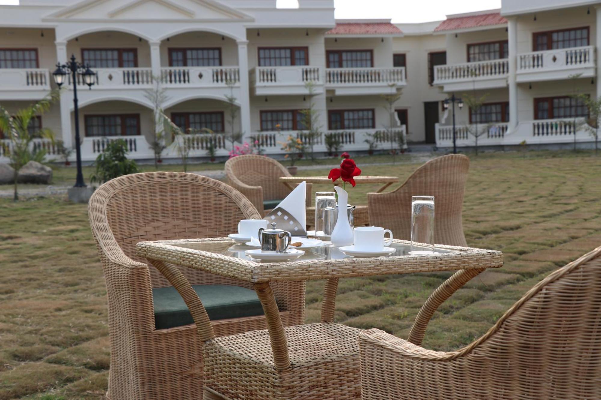 Royale De' Casa Resort Kāziranga Eksteriør billede
