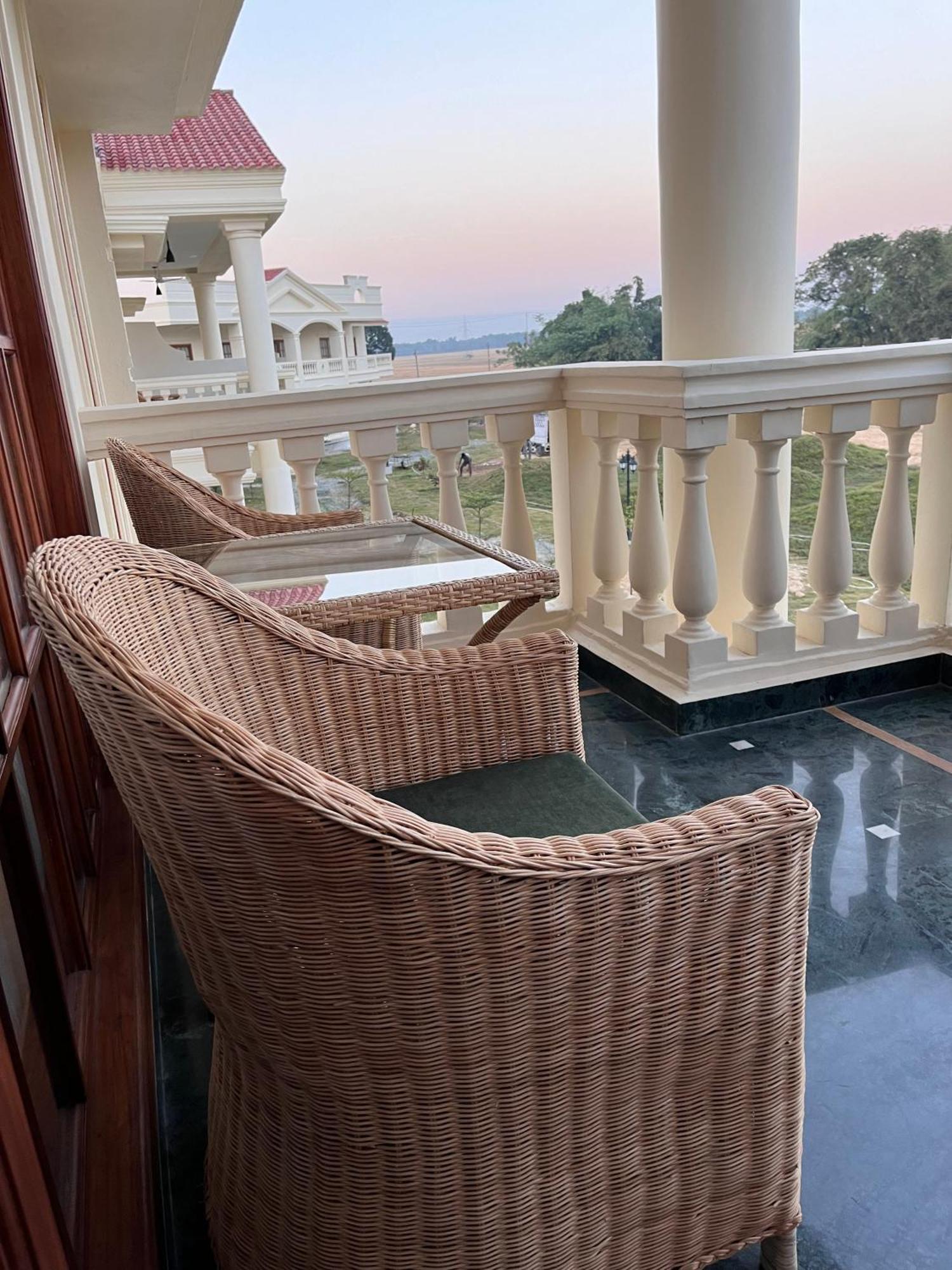 Royale De' Casa Resort Kāziranga Eksteriør billede