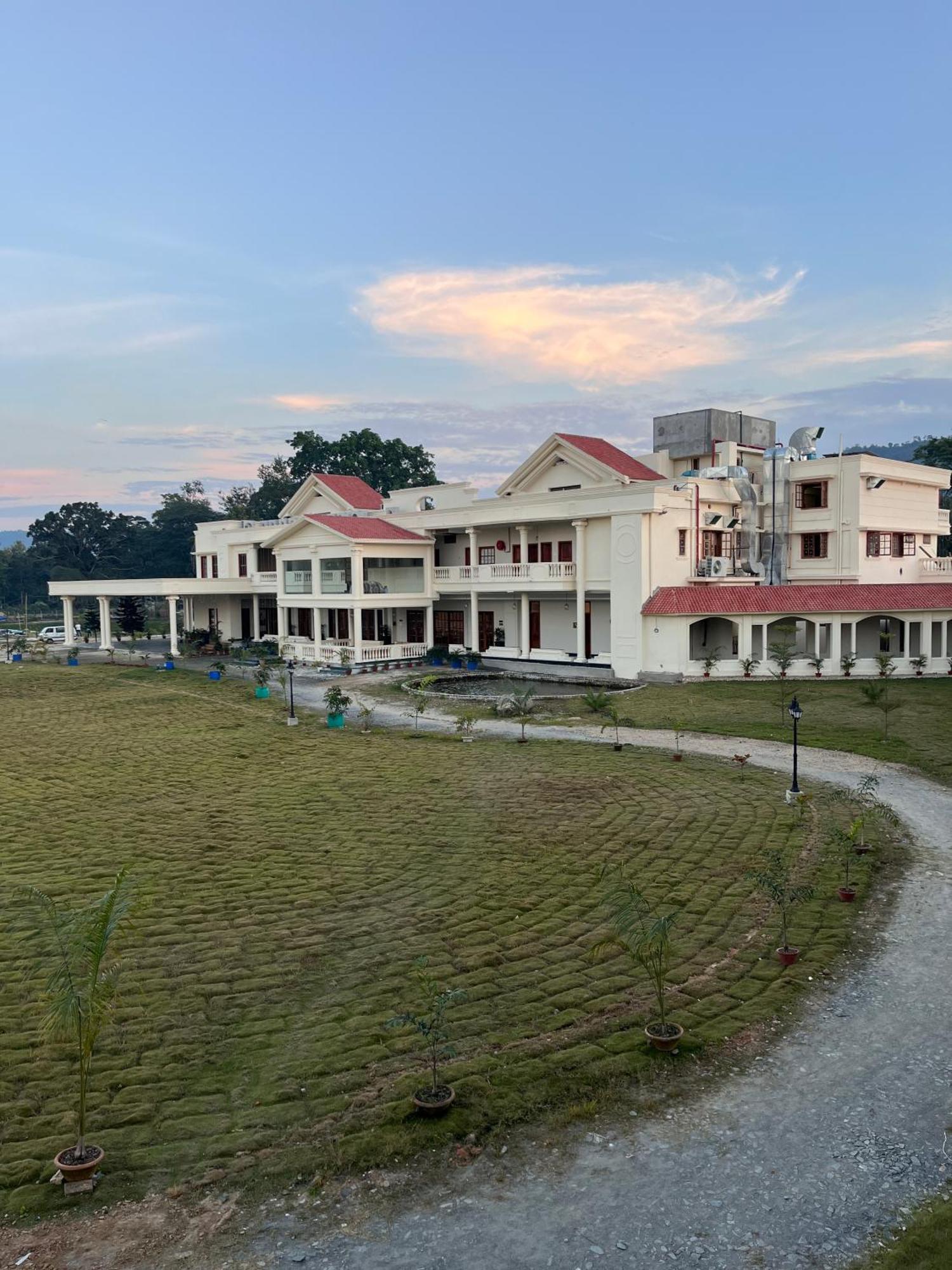 Royale De' Casa Resort Kāziranga Eksteriør billede