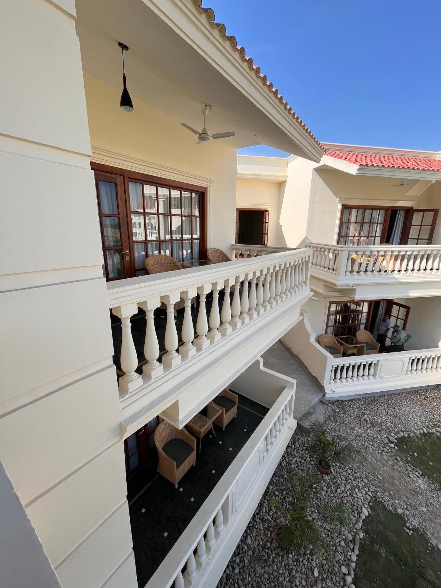 Royale De' Casa Resort Kāziranga Eksteriør billede